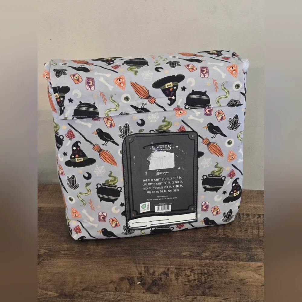 Spells and Potions Queen Witchy Halloween sheet set new